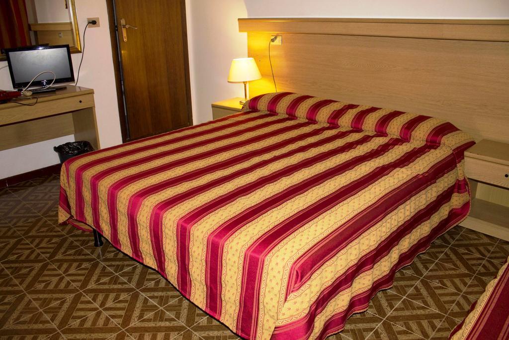 Hotel Tito Mestre Exterior photo